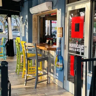 the outside of a restaurant