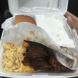 Ribs, Mac, and cheese on Friday&apos;s