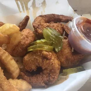 food, chicken wings and fried chicken