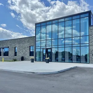 Hussey-Mayfield Memorial Public Library - Whitestown