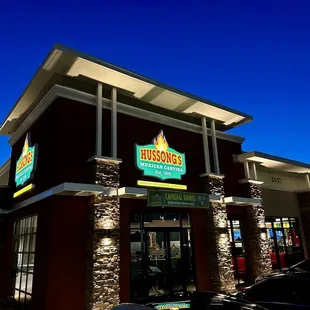 Hussong&apos;s Henderson store front