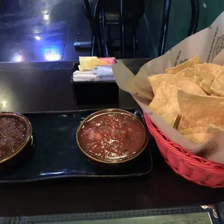 Chips & Salsas