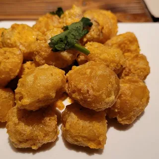 Salted egg yolk lobster