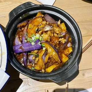Eggplant hot pot with minced pork