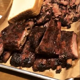 2 Pounds of Meat, 3 Medium Sides, & Sliced Bread or Buns