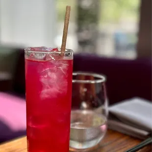 Dragon fruit iced tea (complimentary)