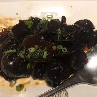 Cold Dressed Black Fungus with Frisee