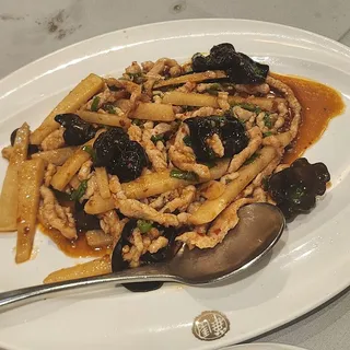 Shredded Pork with Spicy Garlic Sauce
