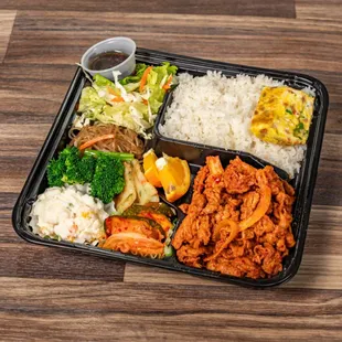 Spicy pork box meal