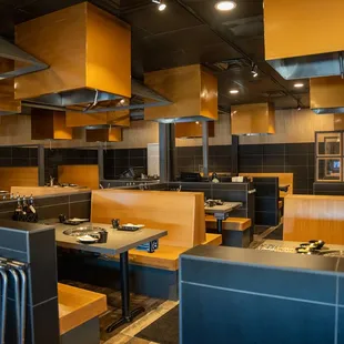 sushi and sashimi, interior