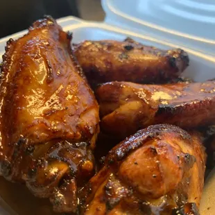 Best smoked wings we have ever had the privilege to consume aaaaand we have consumed more than our fare share.