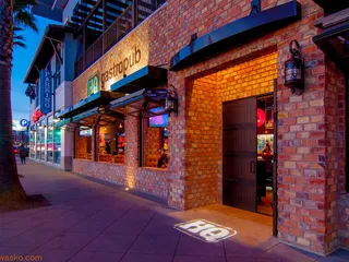 HQ Gastropub - Huntington Beach