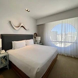 1BR King Ocean View Suite - 18th Floor
