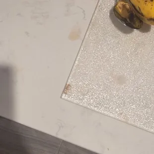 Came to clean left counter dirty , they cleaned every four days and still leave dirty come on