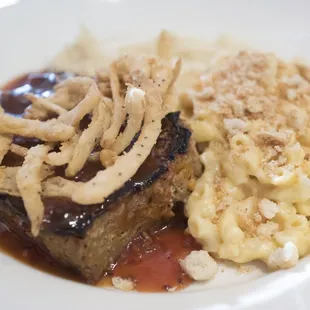 Meatloaf with mac -n- cheese