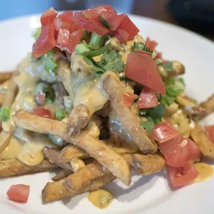 Horseshoe &quot;sandwich&quot; has delicious spicy cheese sauce.