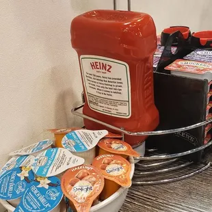 Flavored creamers and jellies