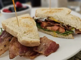 Eggsquisite Cafe
