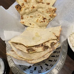 garlic nann and tandori roti