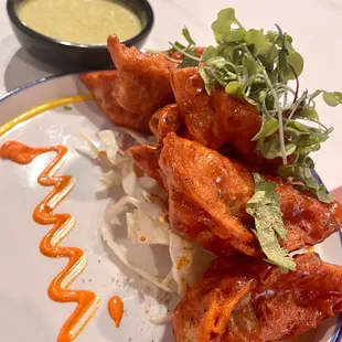 food, chicken wings and fried chicken