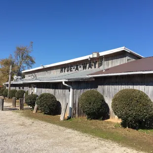 the outside of the restaurant