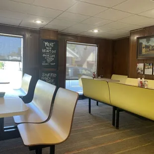 They have both booth and table seating.