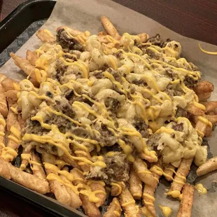 French Dip Mac &amp; Cheese Fries