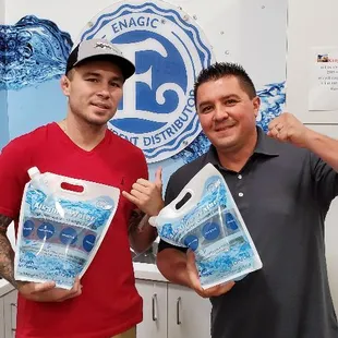 Great friend and Professional MMA fighter &amp; Boxer, Donald Sanchez hydrating on Kangen 9.5
He also owns his own machine