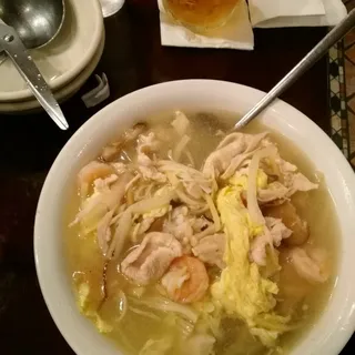 N13. Thin Noodle with Chicken & Seafood Soup
