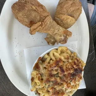 Fried chicken and macaroni and cheese