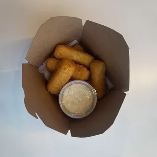 Mozzarella Sticks w/ Marinara Sauce + Ranch  [10/10] tastes very cheesey lol