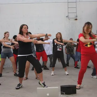 2011 HS4L MOMS REHEARSE THEIR CONCERT PIECE