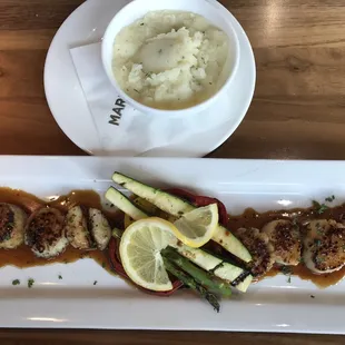 Scallops and mashed potatoes