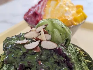 Leafy Korean Dessert Cafe