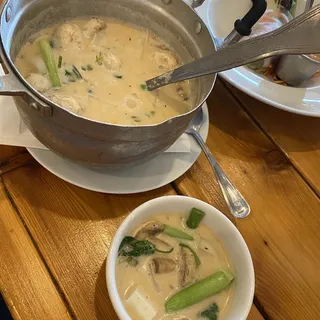 Tom Kha