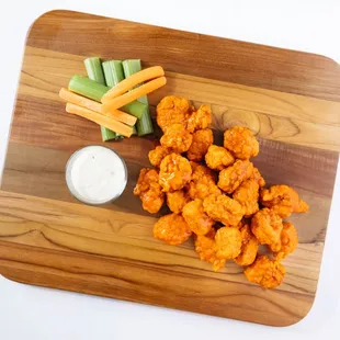  buffalo wings and celery sticks