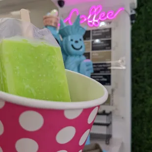 Vegan lime popsicles