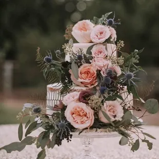 Backyard wedding. Flowers by @thefloraltheory