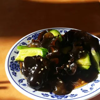 Tree Ear Mushrooms with Cucumber