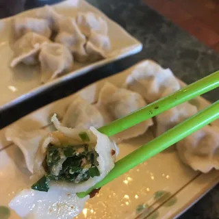 Chicken Dumpling with Green Chives