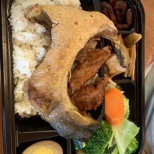 Fish collarbone bento