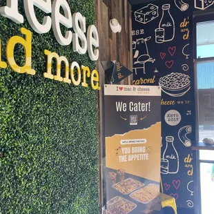 a sign for mac and cheese