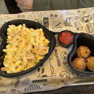 Buffalo Blue Mac and Cheese