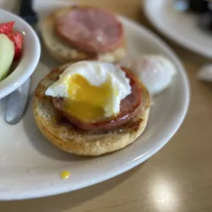 Eggs Benedict Combo (Hollandaise on the side)