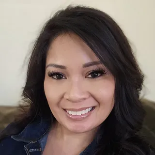 Nicole R.
