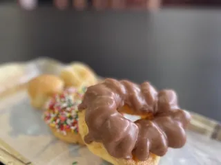 Donut House