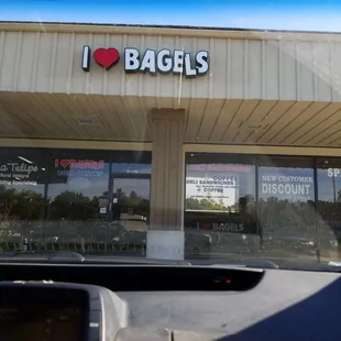Amazing bagels! Great selections the service is great owner was over and beyond friendly and generous definitely coming back.