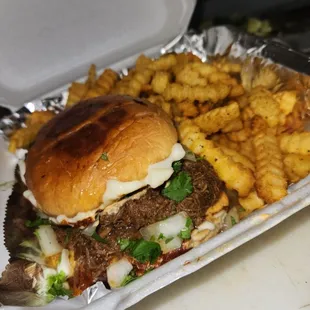 El Raul (birria burger)