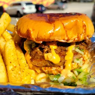 El Raul (birria burger)