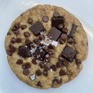 Brown Butter Salted Chocolate Chip Cookie (6 ounces!!!)